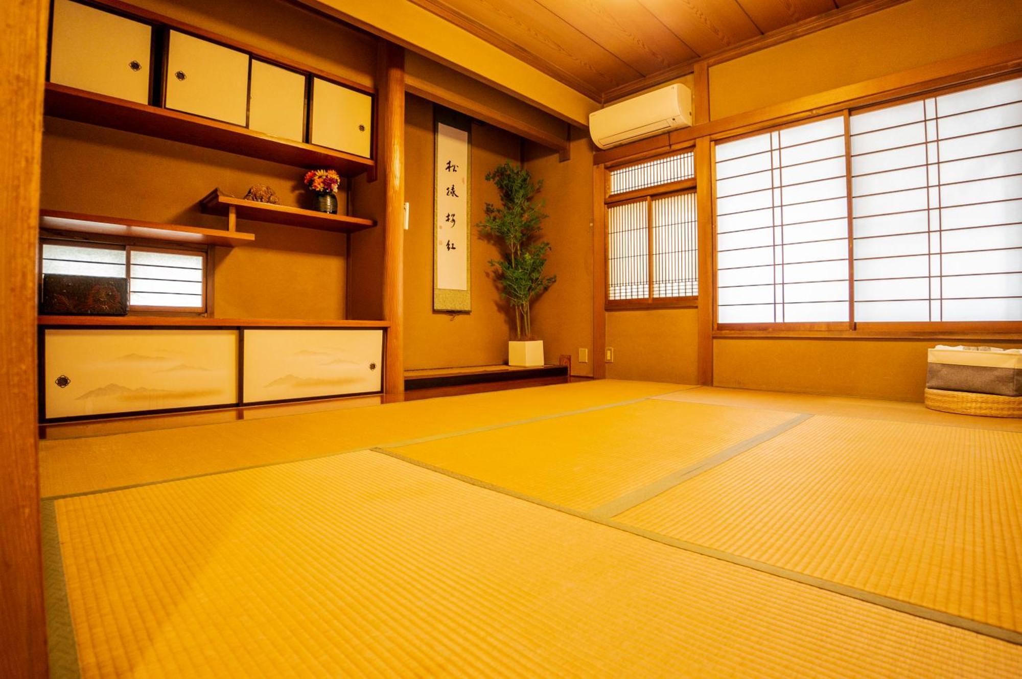 Family Or Business Travel 20 Percent Off 20 Guests 144Sqm Free Ikebukuro Shuttle 2 Kitchens Bathrooms 4 Bedrooms Tokyo Dış mekan fotoğraf